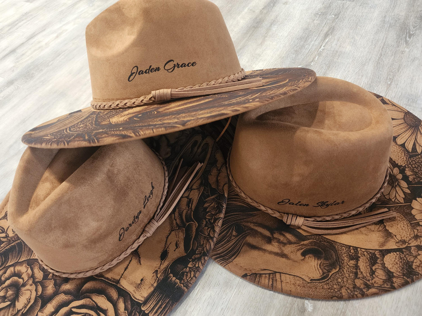 Highland Cow Engraved Cowgirl Hat, Indian Feathers, Rustic Wedding, Horse Cowgirl, Cowgirl Hat. Farm Girl, Rustic Wedding, Cow