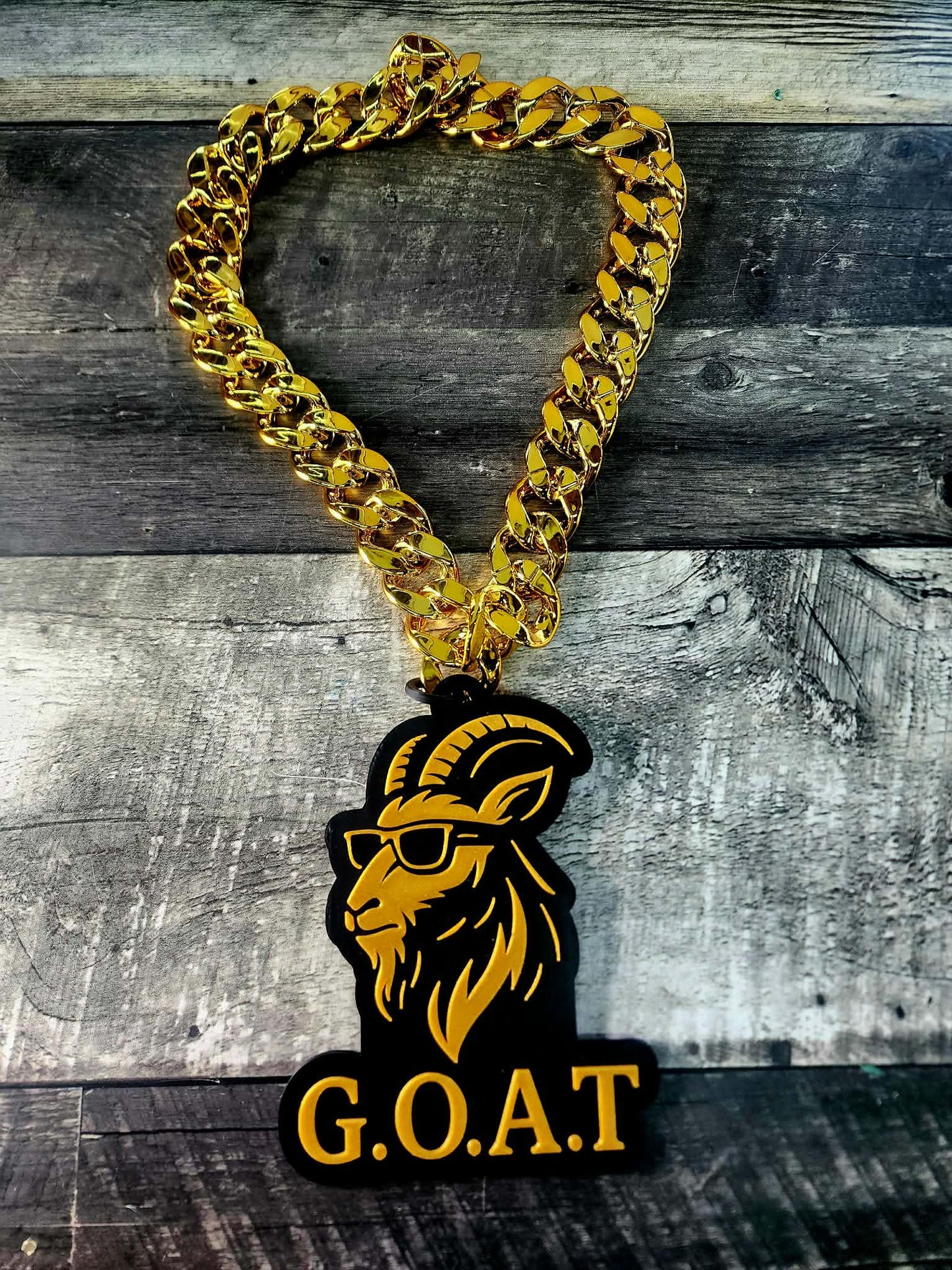 BIG CHAIN GOAT Sports Logo Necklace | Hype Chain Award | Pucks Canada